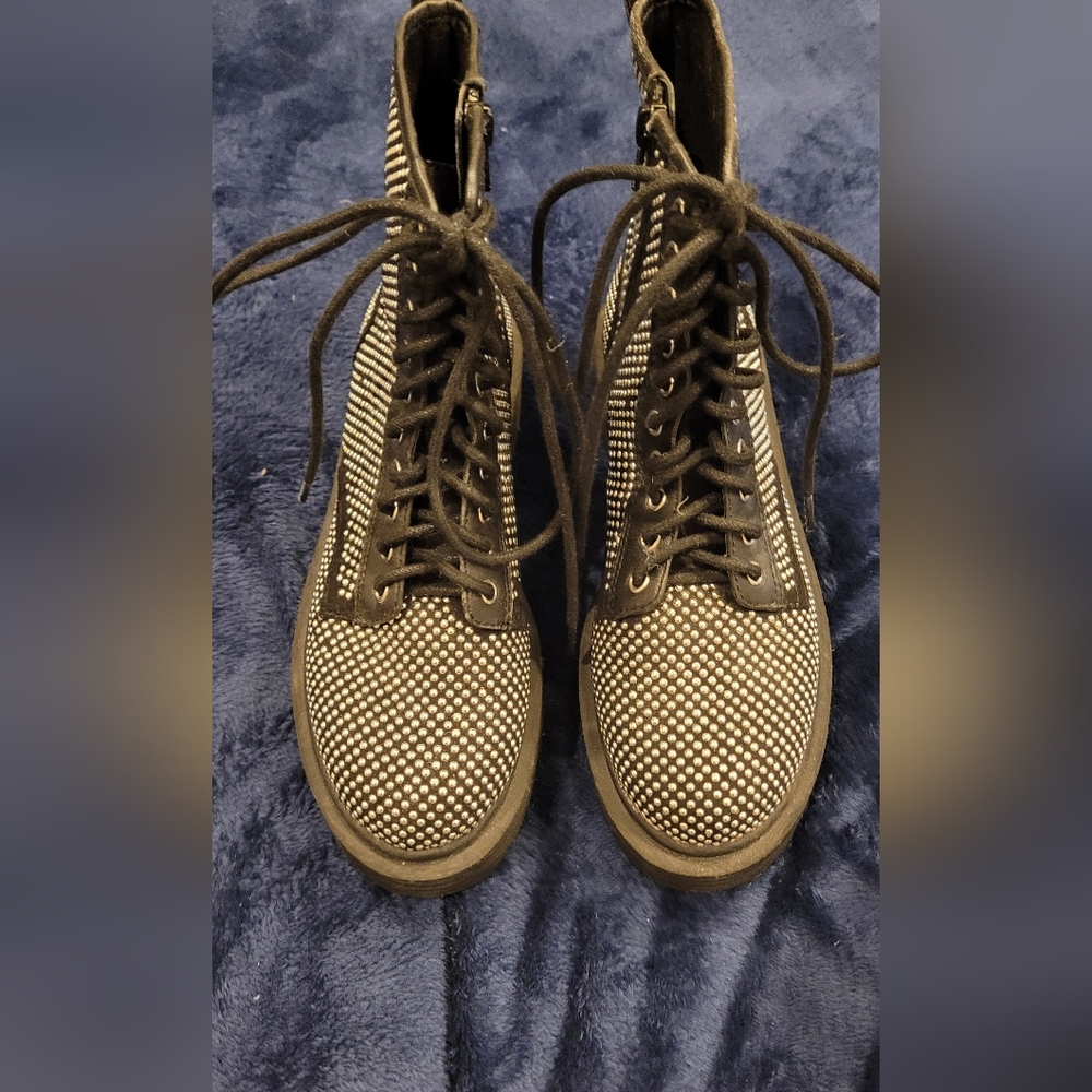 Studded High-Top Boots Womens Size 7.5 Giani Binni